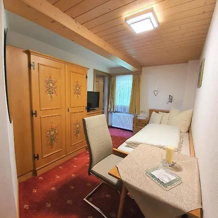 Appartement Haus Alpengruss à Finkenberg Extérieur photo